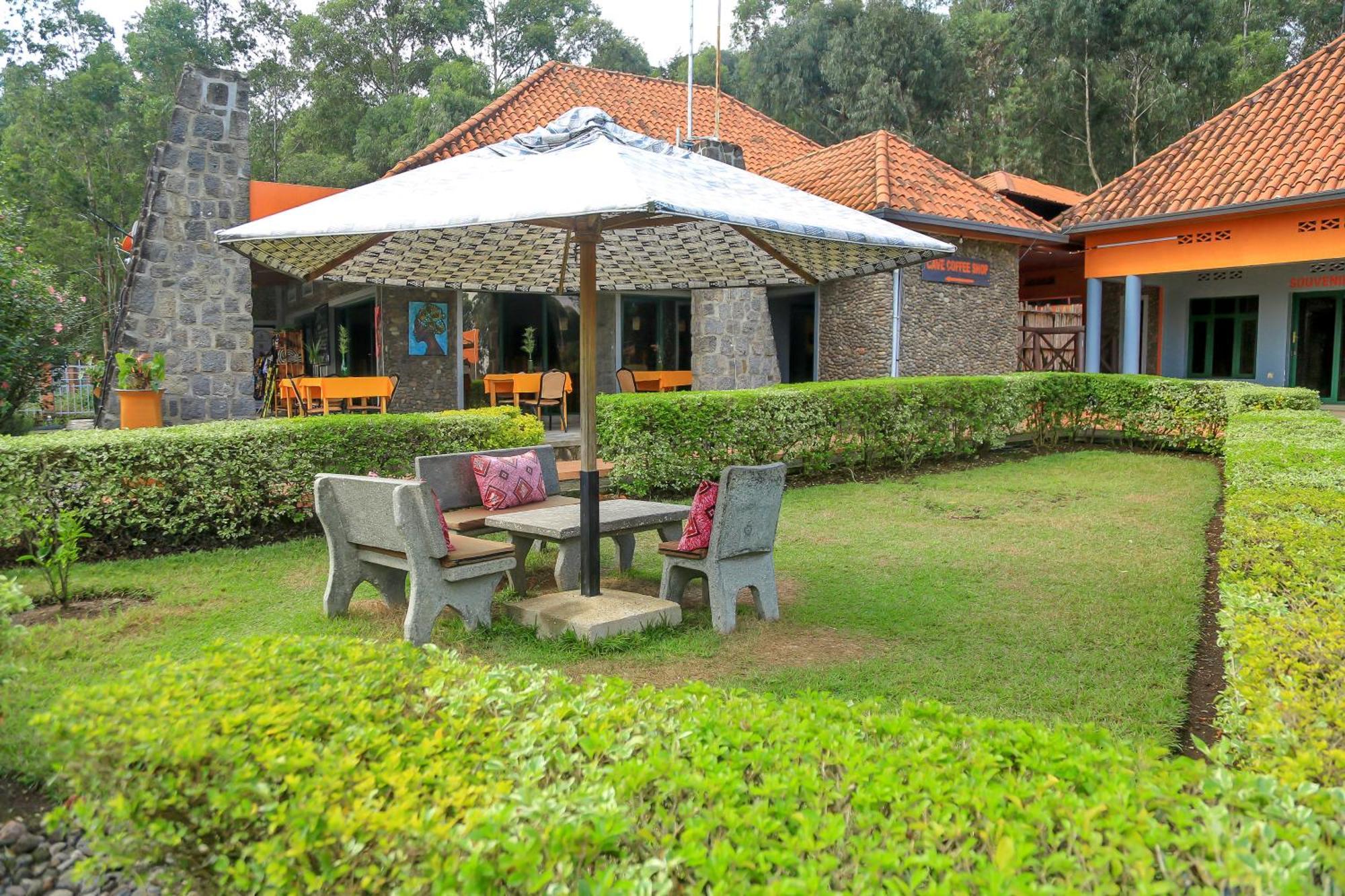 Karisimbi Cave Resort Ruhengeri Exteriör bild