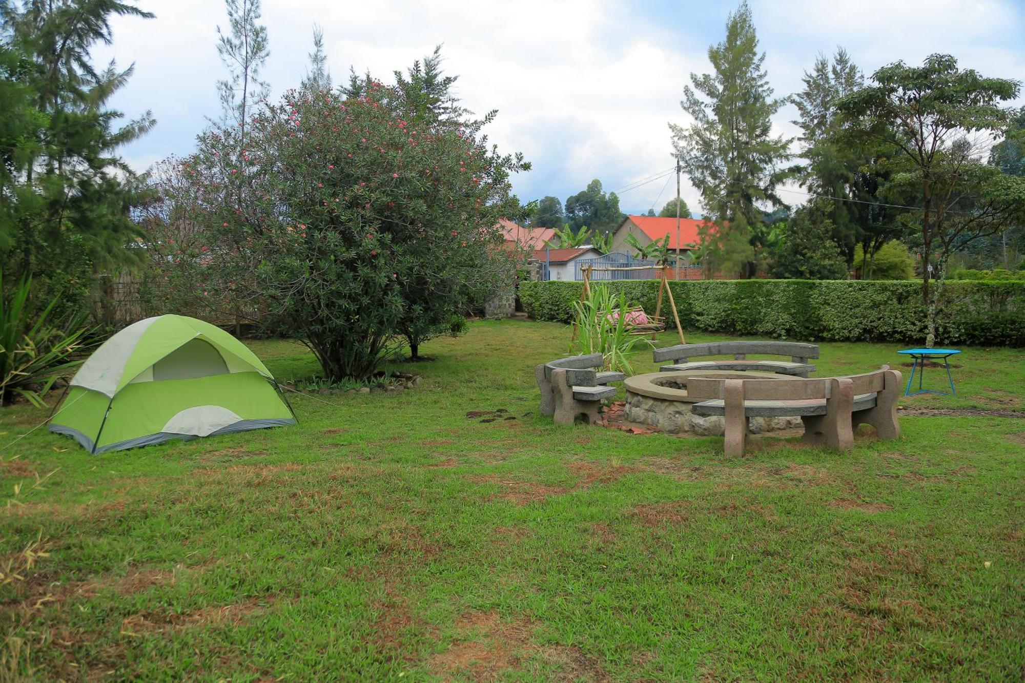 Karisimbi Cave Resort Ruhengeri Exteriör bild